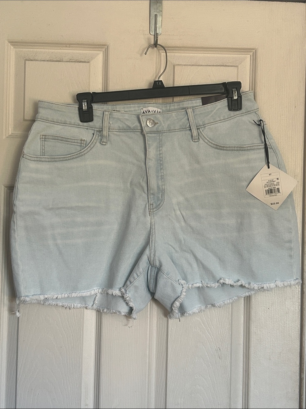 NWT Ava & Viv light wash high rise slim fit denim shorts size 17